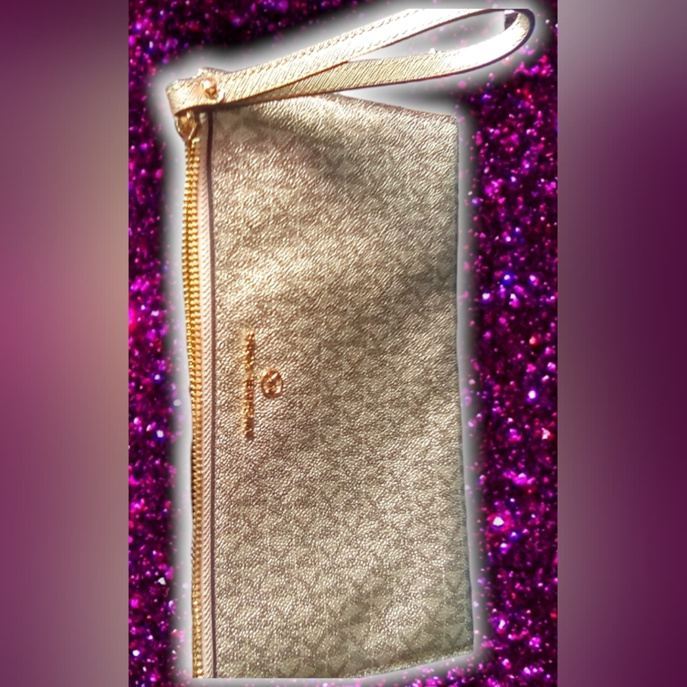 MICHAEL KORS | Large jet set pebbled gold wristlet